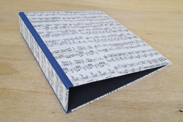 Besonderer Musikordner A4 mit Notenpapier und stabilen Leinenkanten blau